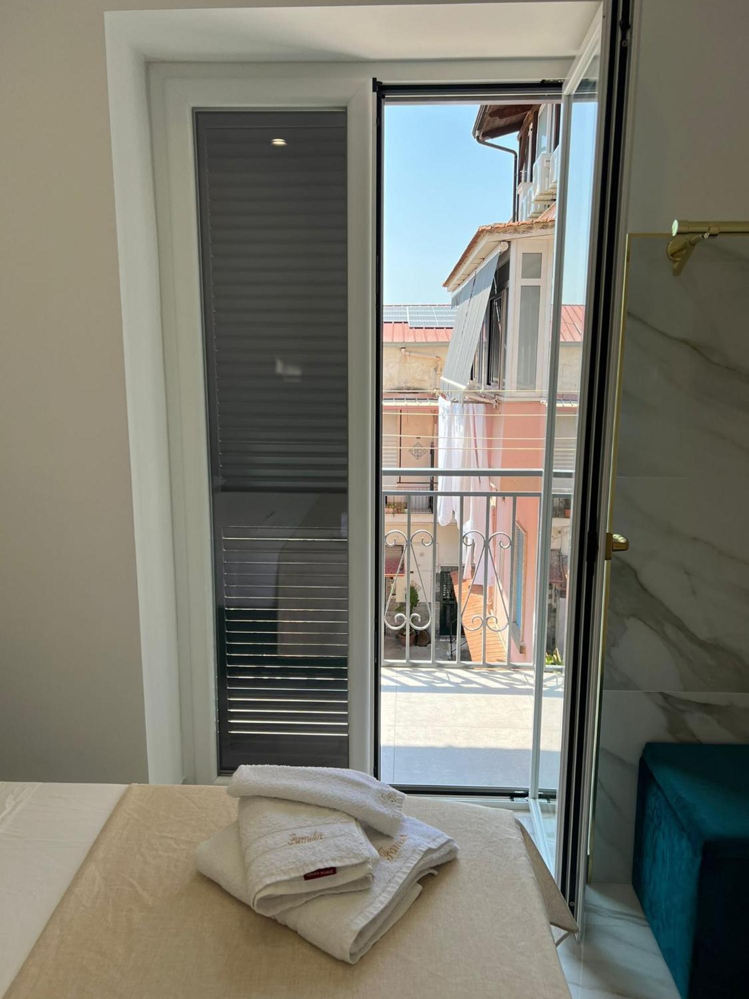 Familia Hotell Neapel Exteriör bild