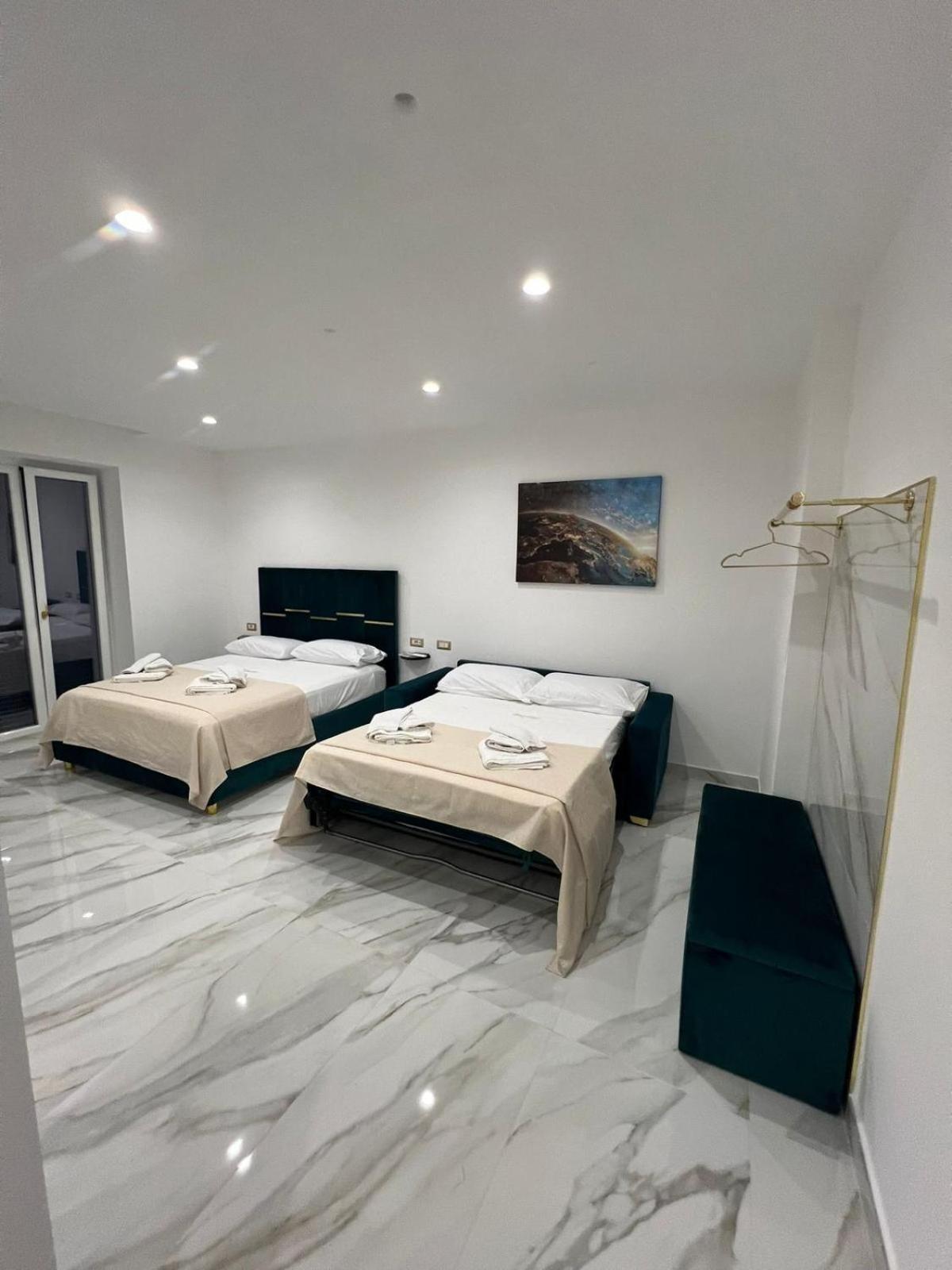 Familia Hotell Neapel Exteriör bild