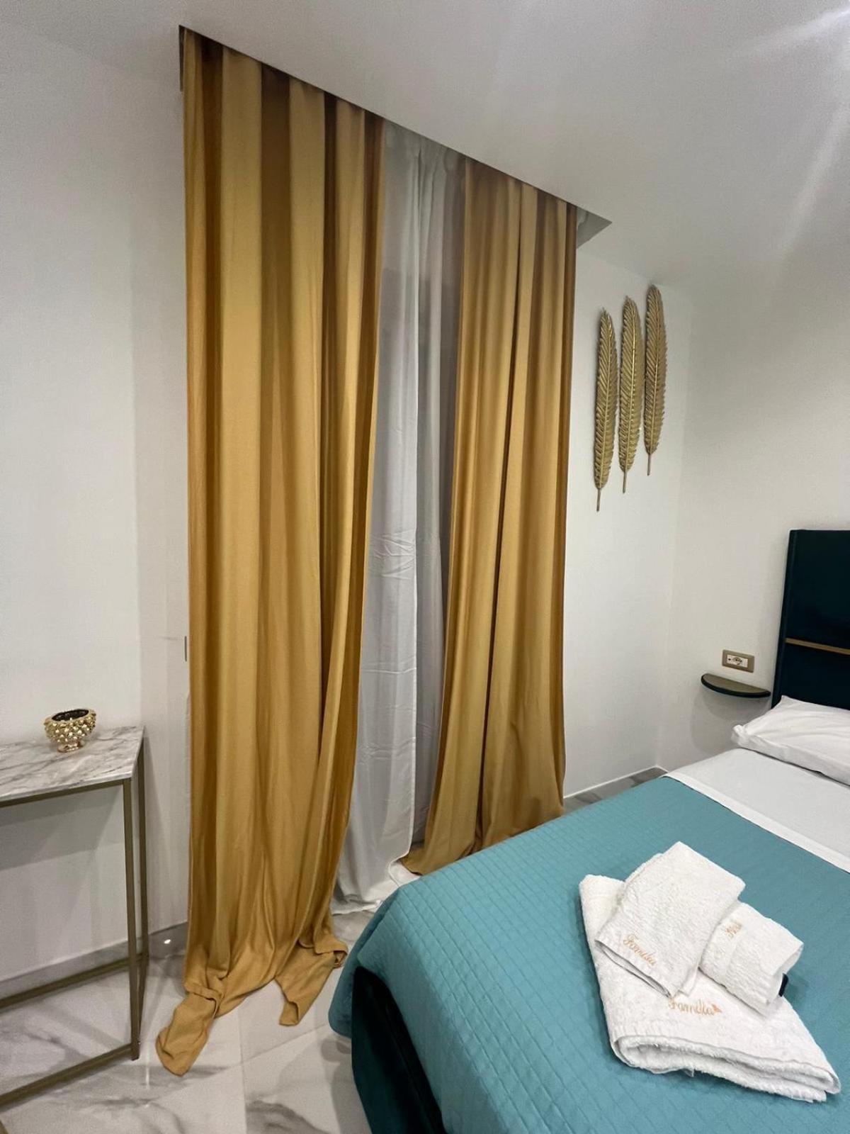 Familia Hotell Neapel Exteriör bild